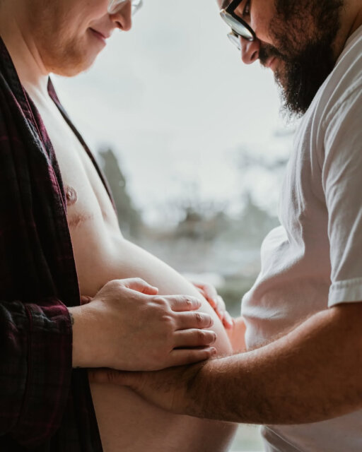 There’s nothing small about this moment.⁠
⁠
Transmasc pregnancy exists - and it’s powerful. It’s soft and strong and deeply personal. It’s claiming space in a world that hasn’t always known how to hold you.⁠
⁠
Adam (he/they) and Jessie (he/they) invited their photographer, @darlamaxinephotography, into their brand new home, just before stepping into parenthood. These photos aren’t just about a pregnancy, they’re about transition, about love, about rewriting what family can look like 🌈⁠
⁠
This is queer family-building at its most intimate. ⁠
Raw. Honest. Beautiful. ⁠
And so, so worthy of being witnessed.⁠
⁠
Captured by @darlamaxinephotography
