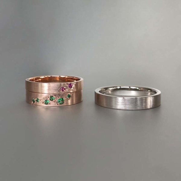 Tsavorite-garnet-pink-sapphire-rose-gold-white-gold-wedding-ring-set-Jo-Sheen-Fairina-Cheng-Jewellery - Fairina Cheng