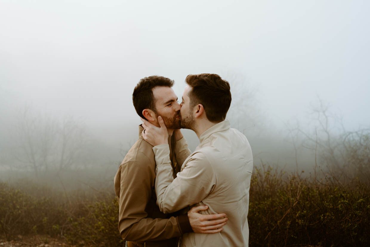 Carrie Rogers Photography captures gay queer couples on their elopement wedding days in Southern California USA (1)