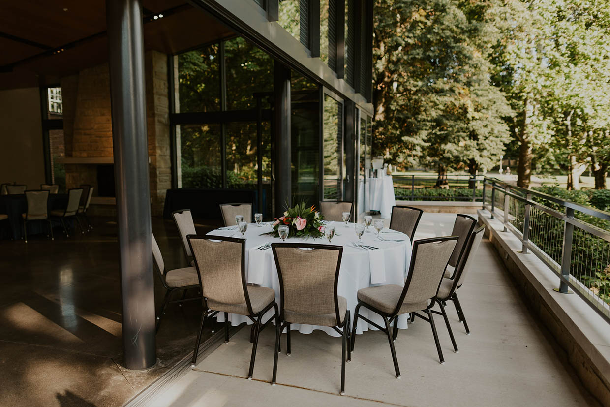 Emile \u0026 Stephen's Unique Wedding at Pittsburgh's National Aviary, image size:1240x827