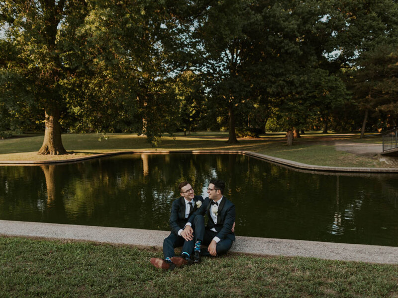 An intimate gay wedding at Pittsburgh's National Aviary Zoo