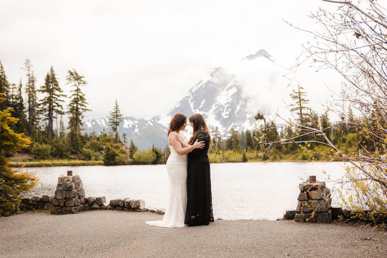 Valerie Lisuk Photography is a gay inclusive elopement wedding photographer in Seattle, Washington and the Pacific Northwest 1 (1)