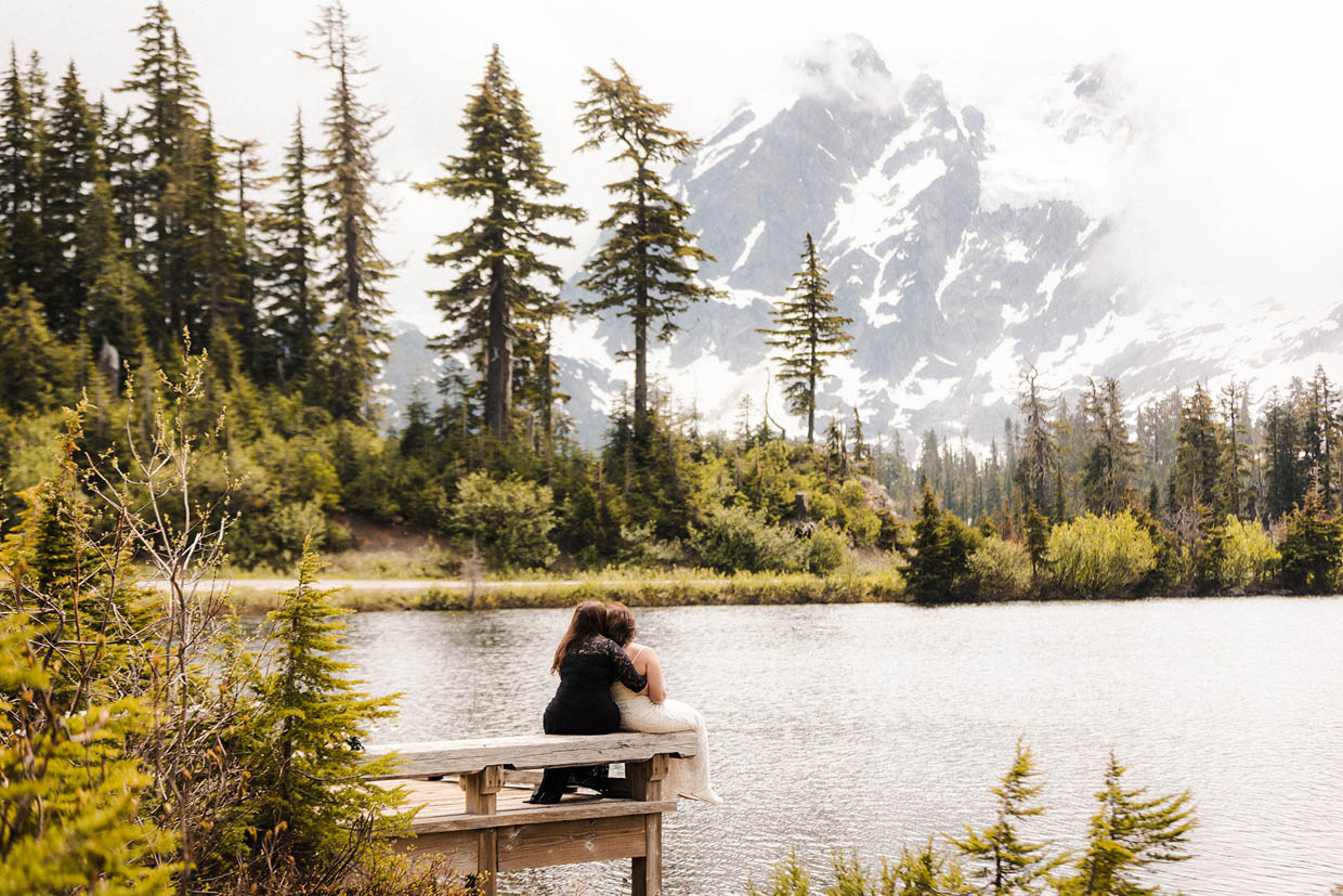 Valerie Lisuk Photography is a gay inclusive elopement wedding photographer in Seattle, Washington and the Pacific Northwest, USA (1)