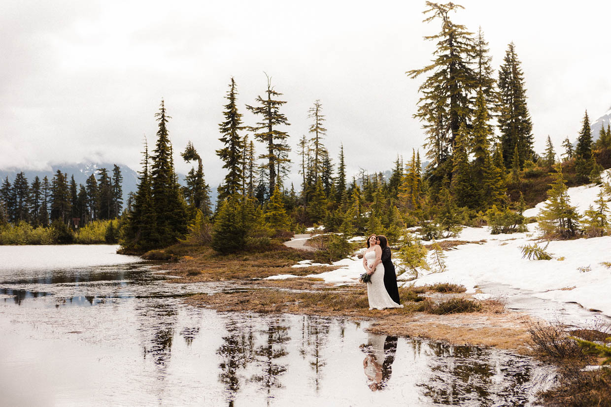 Valerie Lisuk Photography is a gay inclusive elopement wedding photographer in Seattle, Washington and the Pacific Northwest, USA (1)